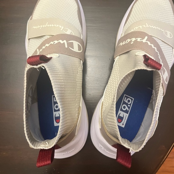 Champion Women’s Lady Legend V Over High Tops - Picture 4 of 5